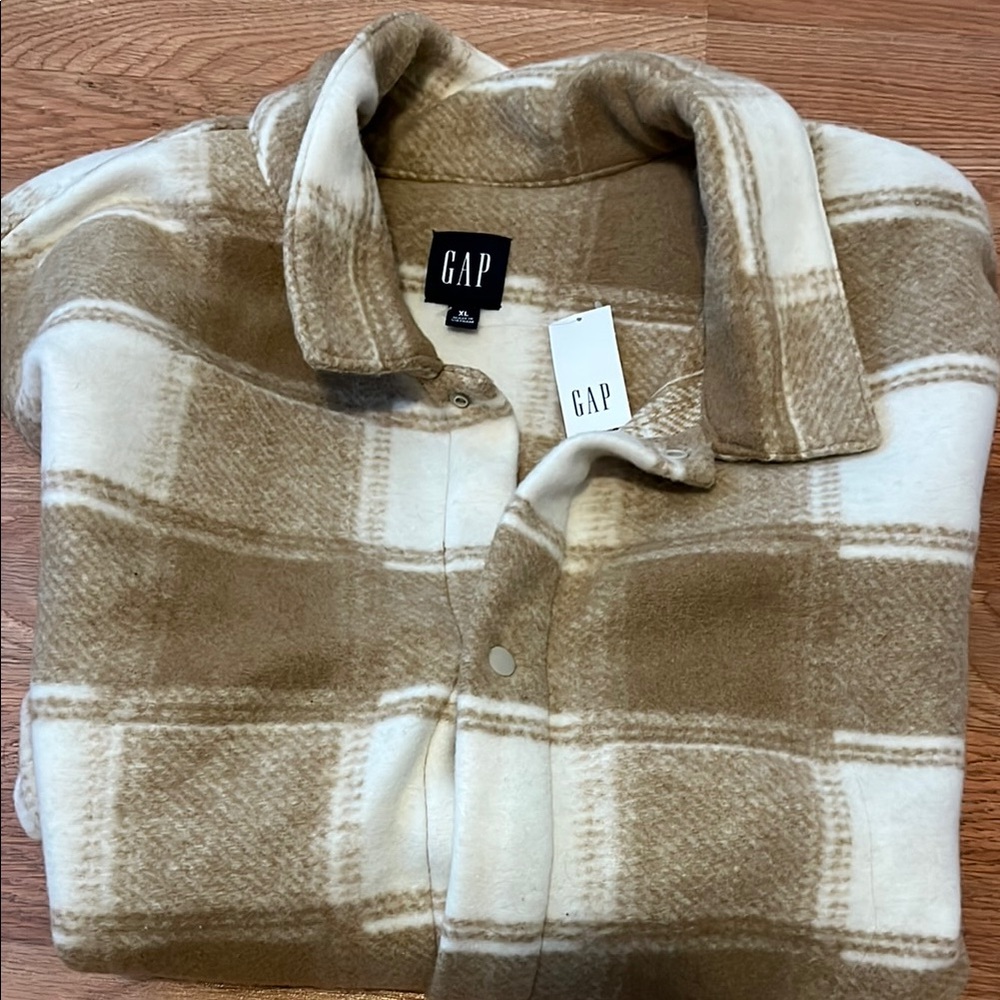GAP Checkered Overshirt in Tan and White